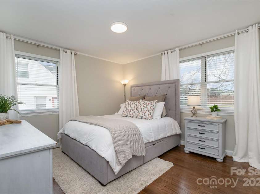3231 Eastwood Drive, Charlotte, NC 28205.  MLS# CAR4228945, YatesRealty ID 16051. Primary bedroom on main level