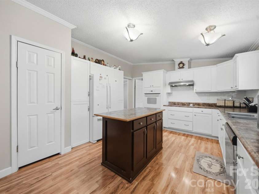 3991 Silver Creek Terrace, Morganton, NC 28655.  MLS# CAR4389533, YatesRealty ID 16052. 