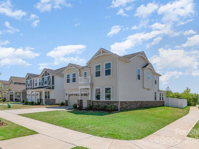 9102 Buckley Court, Charlotte, NC 28269.  MLS# CAR4247901, YatesRealty ID 16054. 