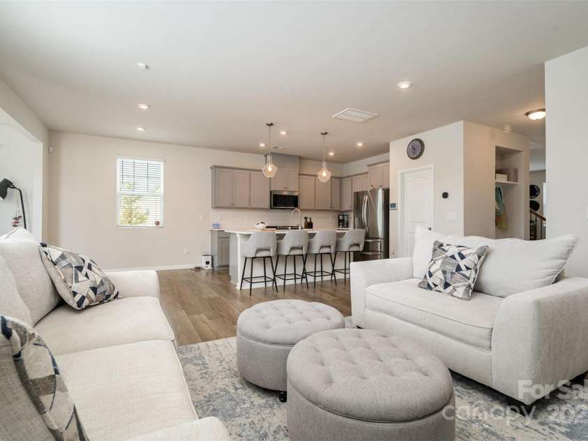 9102 Buckley Court, Charlotte, NC 28269.  MLS# CAR4247901, YatesRealty ID 16054. 