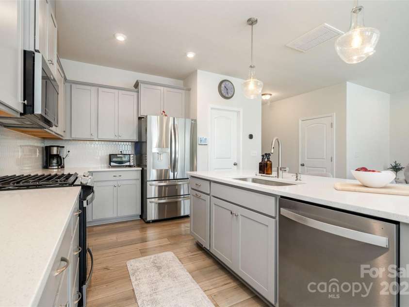 9102 Buckley Court, Charlotte, NC 28269.  MLS# CAR4247901, YatesRealty ID 16054. 