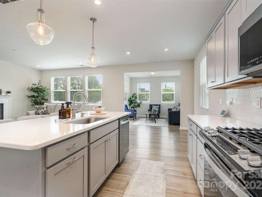 9102 Buckley Court, Charlotte, NC 28269.  MLS# CAR4247901, YatesRealty ID 16054. 