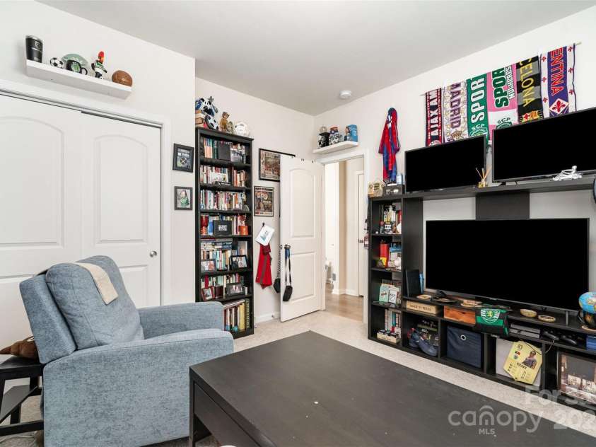 9102 Buckley Court, Charlotte, NC 28269.  MLS# CAR4247901, YatesRealty ID 16054. 