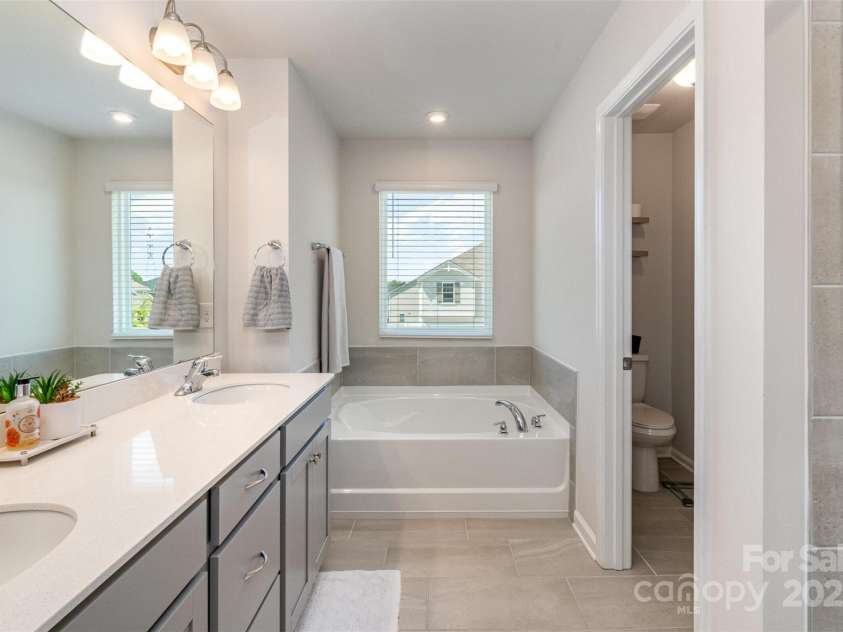 9102 Buckley Court, Charlotte, NC 28269.  MLS# CAR4247901, YatesRealty ID 16054. 