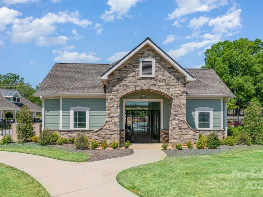 9102 Buckley Court, Charlotte, NC 28269.  MLS# CAR4247901, YatesRealty ID 16054. 