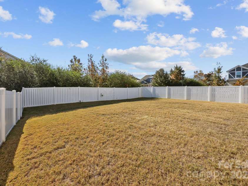 9102 Buckley Court, Charlotte, NC 28269.  MLS# CAR4313746, YatesRealty ID 16054. 