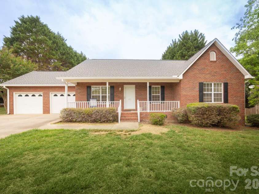 3971 Rolling Meadow Lane, Lincolnton, NC 28092.  MLS# CAR4373846, YatesRealty ID 16055. 