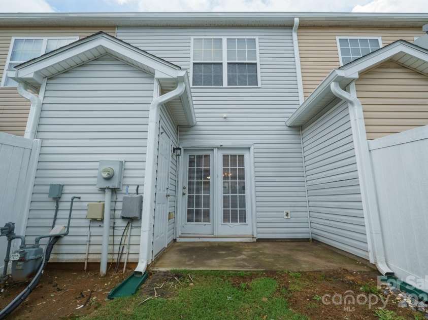 13358 Calloway Glen Drive, Charlotte, NC 28273.  MLS# CAR4258766, YatesRealty ID 16056. 