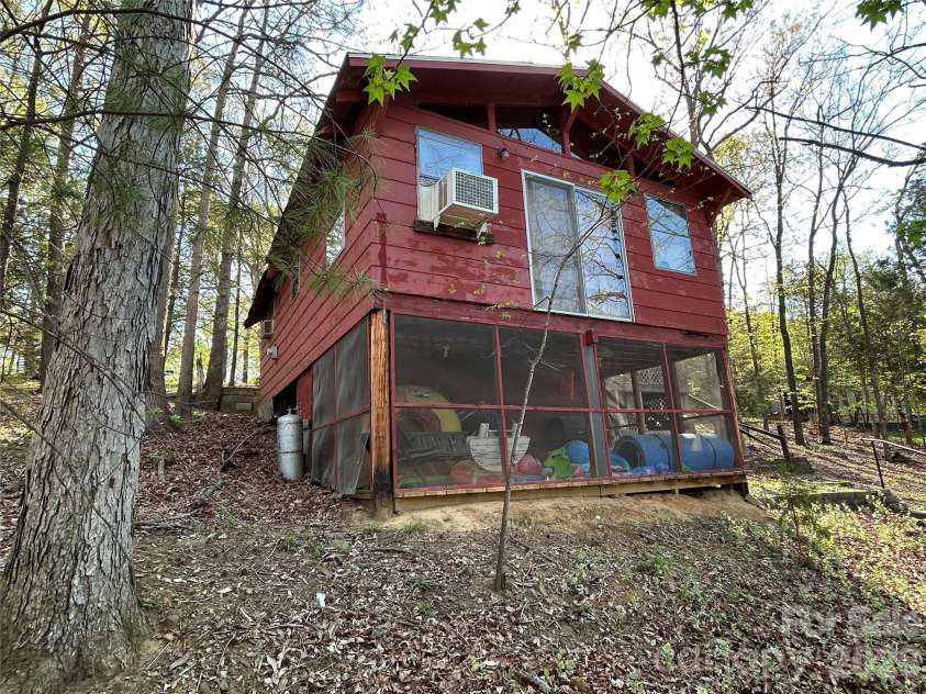 153 Barksdale Lane, Mooresville, NC 28117.  MLS# CAR4364468, YatesRealty ID 16056. 