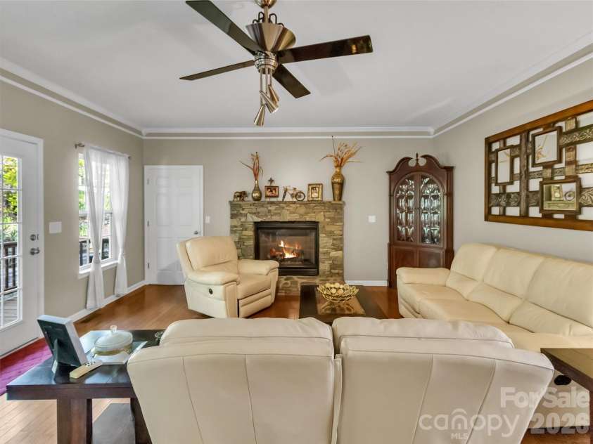 237 Midway Crossing, Clyde, NC 28721.  MLS# CAR4374416, YatesRealty ID 16057. 