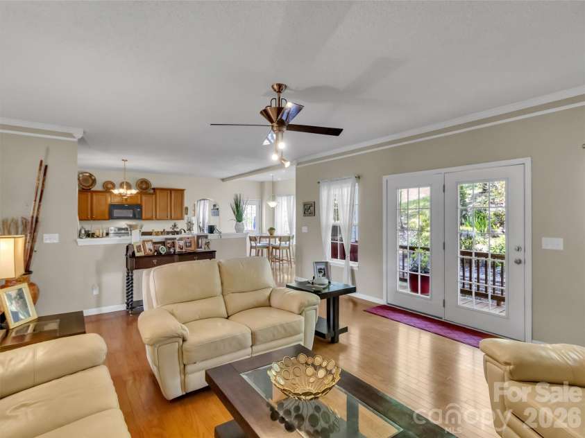237 Midway Crossing, Clyde, NC 28721.  MLS# CAR4374416, YatesRealty ID 16057. 
