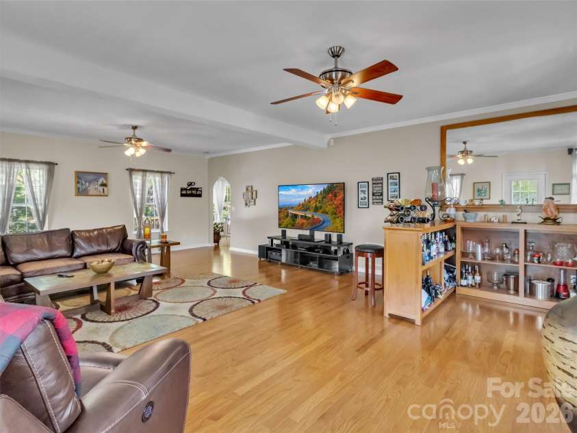 237 Midway Crossing, Clyde, NC 28721.  MLS# CAR4374416, YatesRealty ID 16057. 