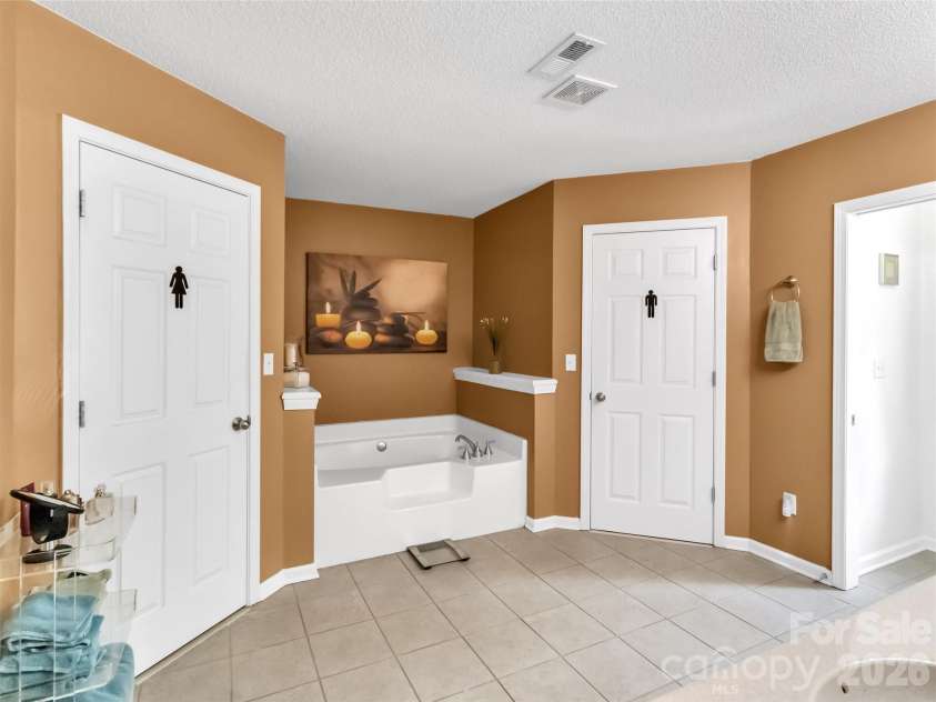 237 Midway Crossing, Clyde, NC 28721.  MLS# CAR4374416, YatesRealty ID 16057. 