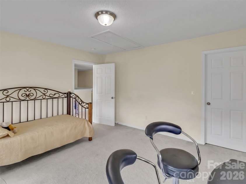 237 Midway Crossing, Clyde, NC 28721.  MLS# CAR4374416, YatesRealty ID 16057. 
