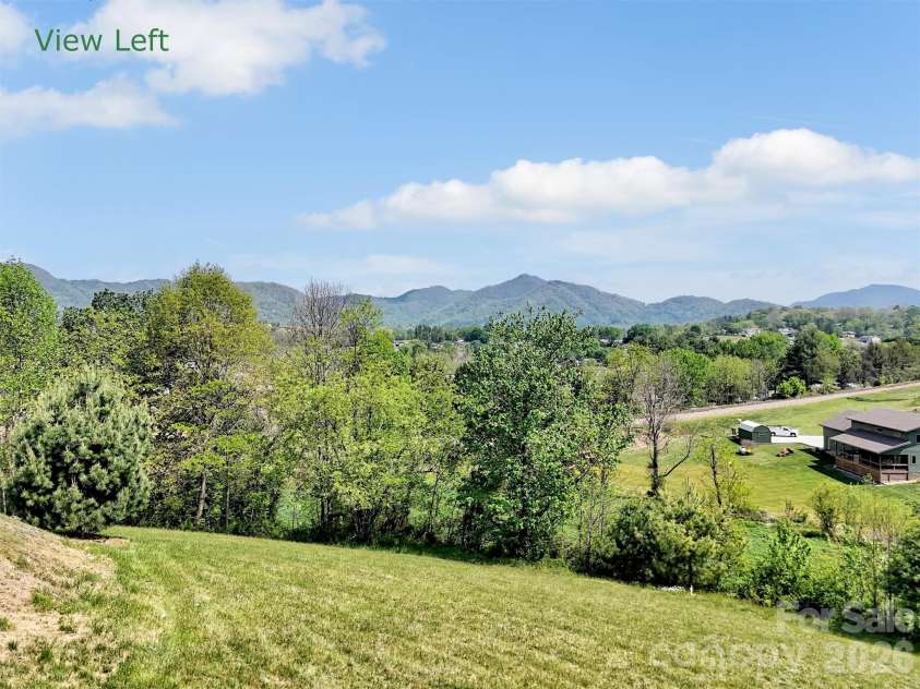237 Midway Crossing, Clyde, NC 28721.  MLS# CAR4374416, YatesRealty ID 16057. 