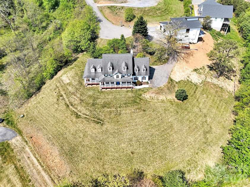 237 Midway Crossing, Clyde, NC 28721.  MLS# CAR4374416, YatesRealty ID 16057. 