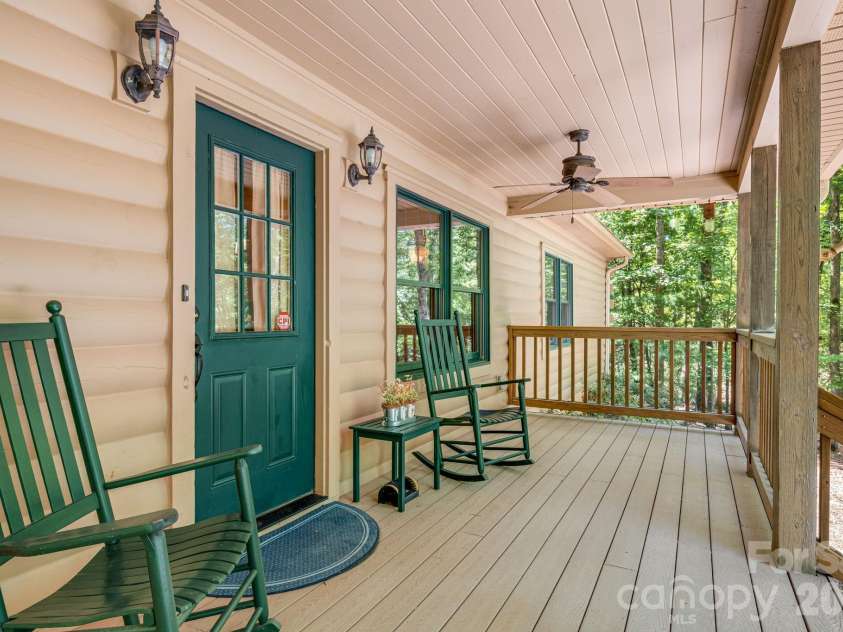 240 Ravenswood Drive, Marion, NC 28752.  MLS# CAR4322365, YatesRealty ID 16058. 