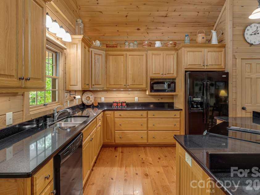240 Ravenswood Drive, Marion, NC 28752.  MLS# CAR4322365, YatesRealty ID 16058. 