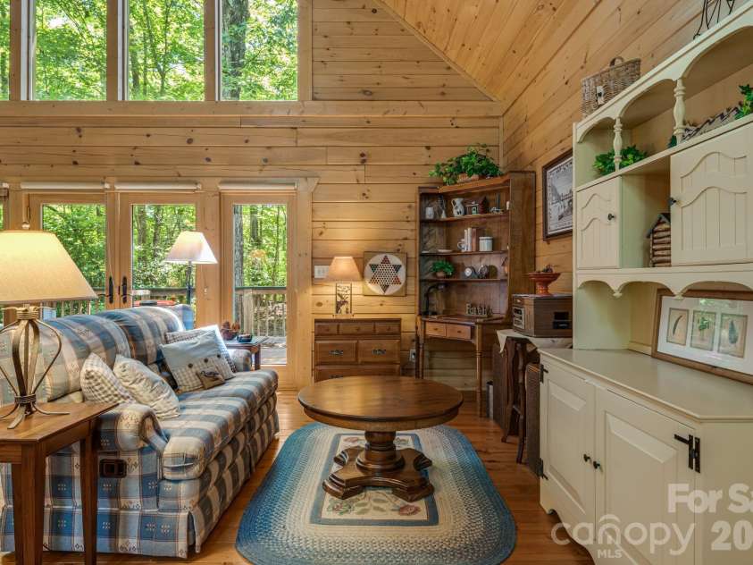 240 Ravenswood Drive, Marion, NC 28752.  MLS# CAR4322365, YatesRealty ID 16058. 