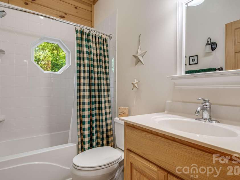 240 Ravenswood Drive, Marion, NC 28752.  MLS# CAR4322365, YatesRealty ID 16058. 