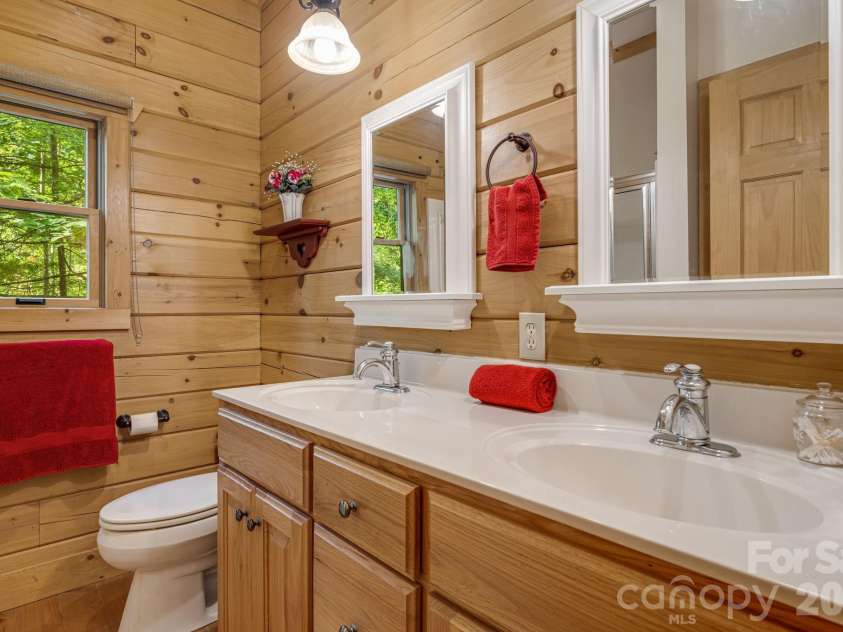 240 Ravenswood Drive, Marion, NC 28752.  MLS# CAR4322365, YatesRealty ID 16058. 