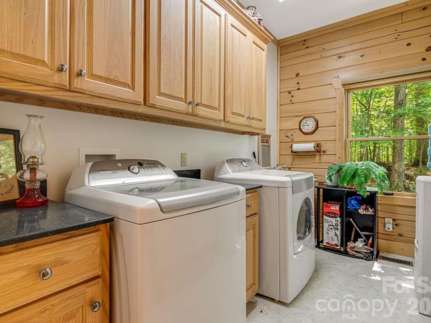 240 Ravenswood Drive, Marion, NC 28752.  MLS# CAR4322365, YatesRealty ID 16058. 