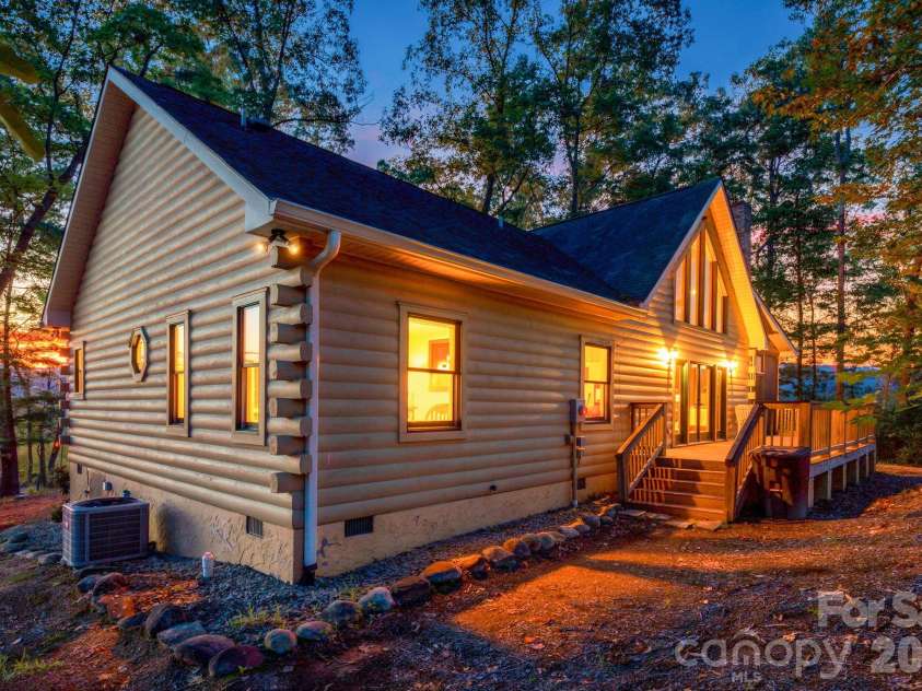 240 Ravenswood Drive, Marion, NC 28752.  MLS# CAR4322365, YatesRealty ID 16058. 