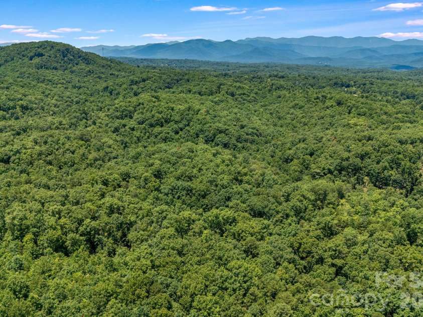 240 Ravenswood Drive, Marion, NC 28752.  MLS# CAR4322365, YatesRealty ID 16058. 