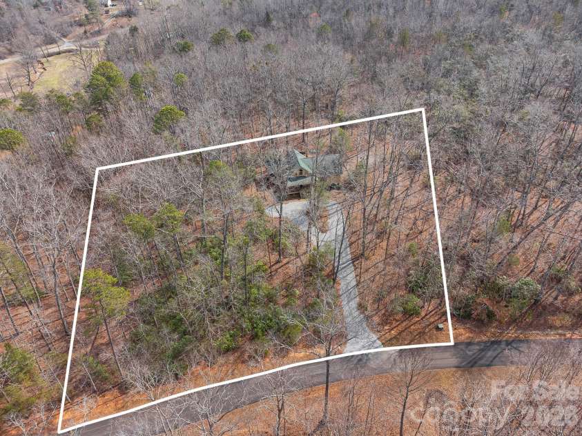 240 Ravenswood Drive, Marion, NC 28752.  MLS# CAR4322365, YatesRealty ID 16058. 