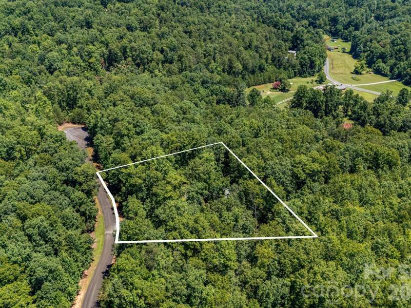 240 Ravenswood Drive, Marion, NC 28752.  MLS# CAR4322365, YatesRealty ID 16058. 
