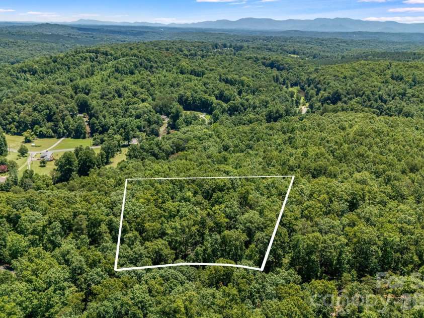 240 Ravenswood Drive, Marion, NC 28752.  MLS# CAR4322365, YatesRealty ID 16058. 