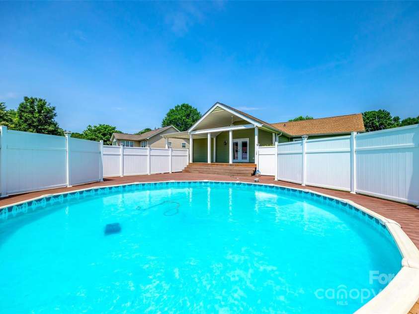 752 Chipmeadow Lane, York, SC 29745.  MLS# CAR4259145, YatesRealty ID 16058. Above Ground Salt Water Pool