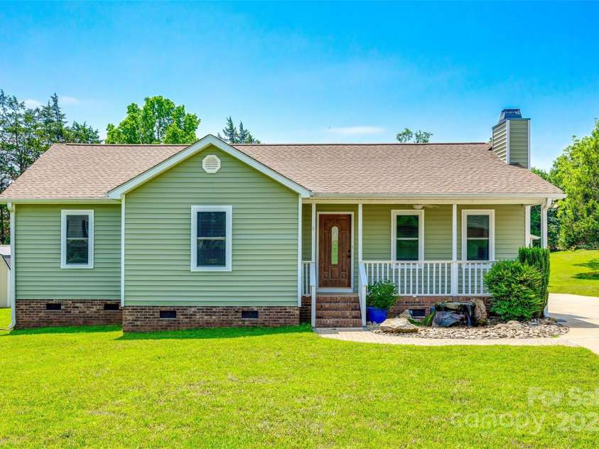 752 Chipmeadow Lane, York, SC 29745.  MLS# CAR4259145, YatesRealty ID 16058. Front View