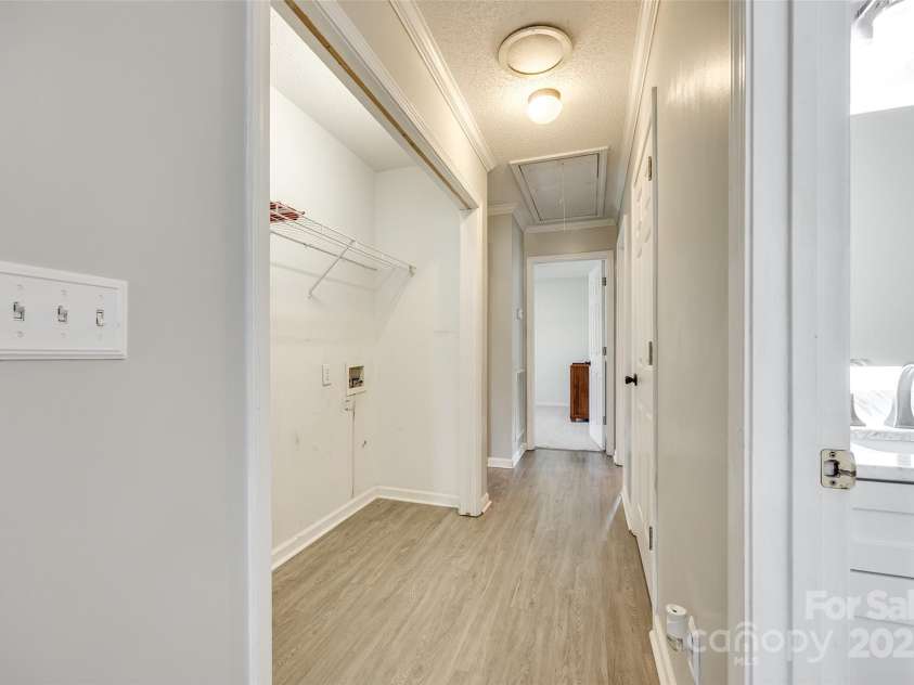 752 Chipmeadow Lane, York, SC 29745.  MLS# CAR4259145, YatesRealty ID 16058. Hallway