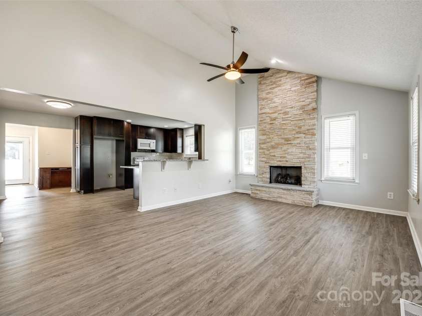 752 Chipmeadow Lane, York, SC 29745.  MLS# CAR4259145, YatesRealty ID 16058. Open Floor Plan