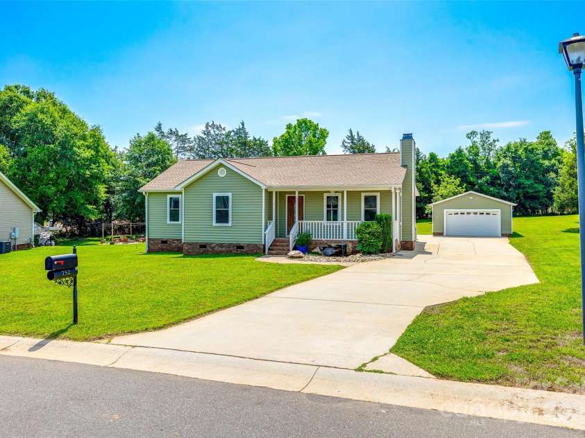 752 Chipmeadow Lane, York, SC 29745.  MLS# CAR4259145, YatesRealty ID 16058. Street View