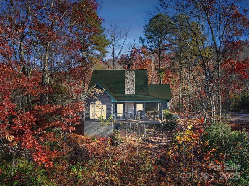 225 Magnolia Drive, Bryson City, NC 28713.  MLS# CAR4256326, YatesRealty ID 16059. 