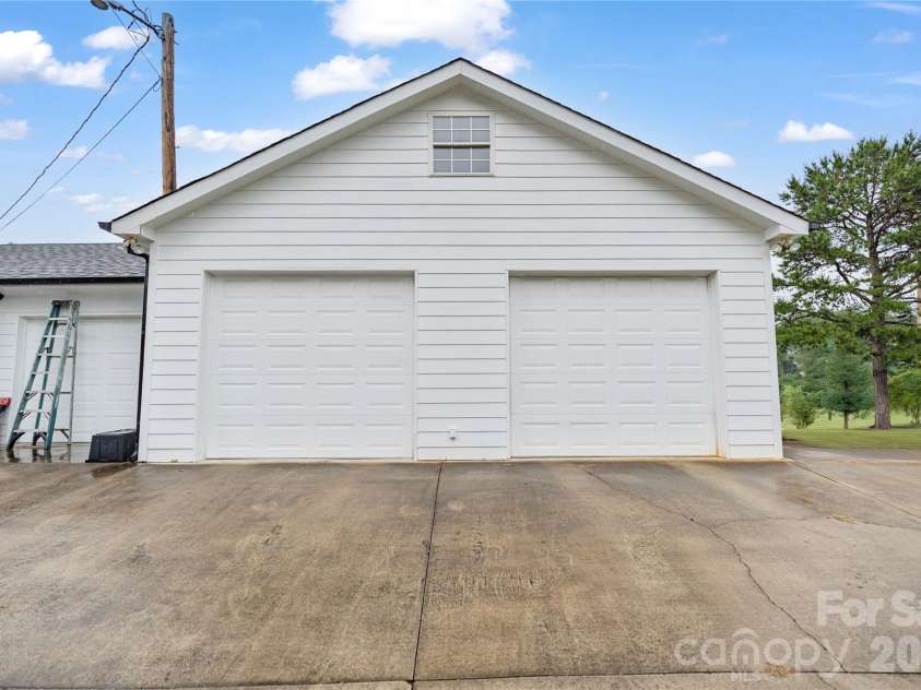 2524 Griffith Road, Monroe, NC 28112.  MLS# CAR4420258, YatesRealty ID 16059. 