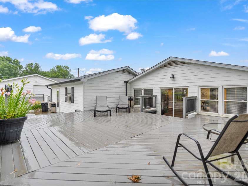 2524 Griffith Road, Monroe, NC 28112.  MLS# CAR4420258, YatesRealty ID 16059. 