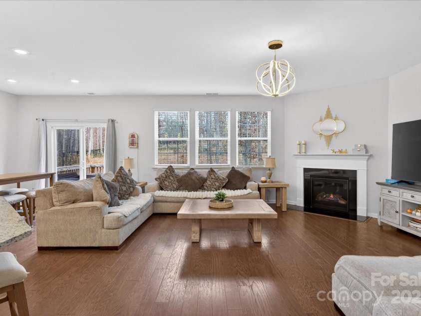 13017 Cinnamon Fern Lane, Mint Hill, NC 28227.  MLS# CAR4330864, YatesRealty ID 1606. Family Room