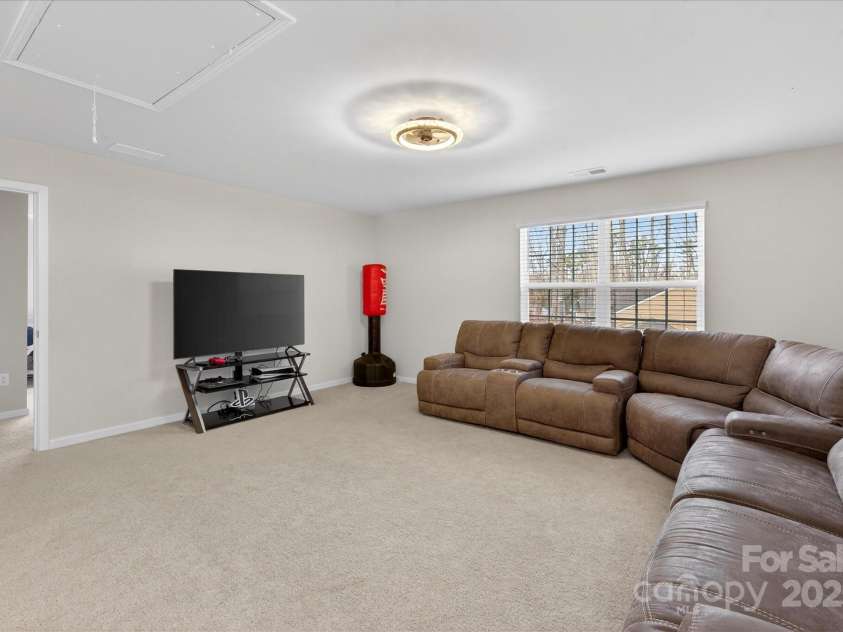 13017 Cinnamon Fern Lane, Mint Hill, NC 28227.  MLS# CAR4330864, YatesRealty ID 1606. Loft