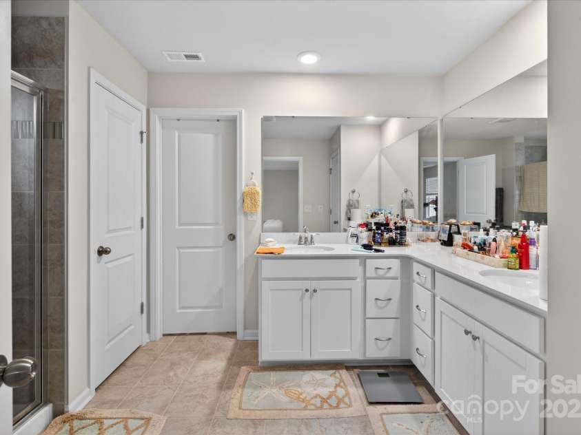 13017 Cinnamon Fern Lane, Mint Hill, NC 28227.  MLS# CAR4330864, YatesRealty ID 1606. Primary Bathroom