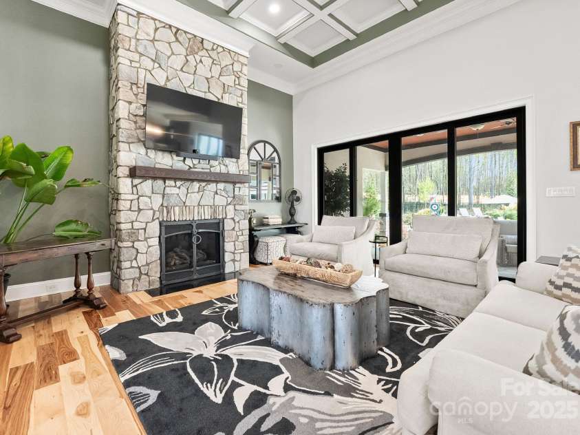 129 Hunts Landing Drive, Mooresville, NC 28117.  MLS# CAR4244761, YatesRealty ID 16060. 