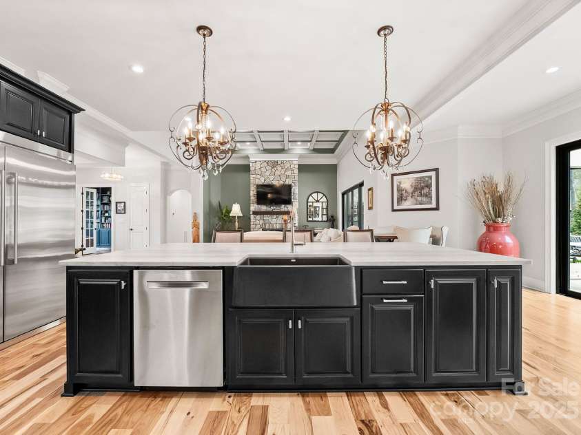 129 Hunts Landing Drive, Mooresville, NC 28117.  MLS# CAR4244761, YatesRealty ID 16060. 