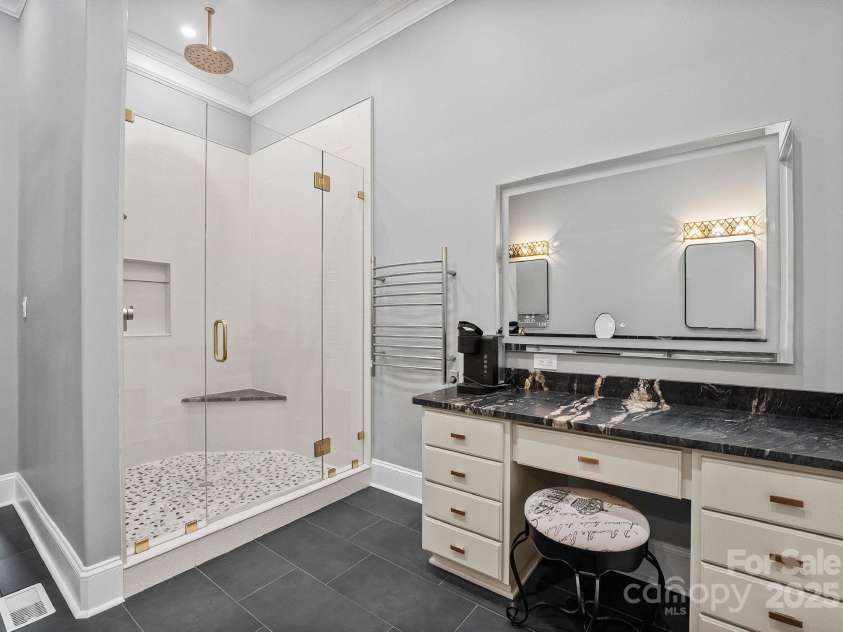 129 Hunts Landing Drive, Mooresville, NC 28117.  MLS# CAR4244761, YatesRealty ID 16060. 