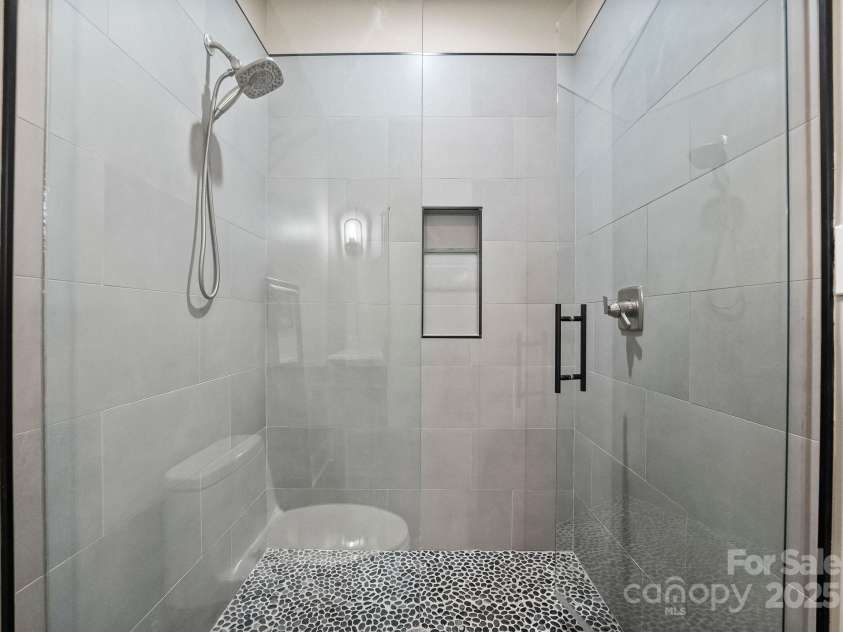 129 Hunts Landing Drive, Mooresville, NC 28117.  MLS# CAR4244761, YatesRealty ID 16060. 