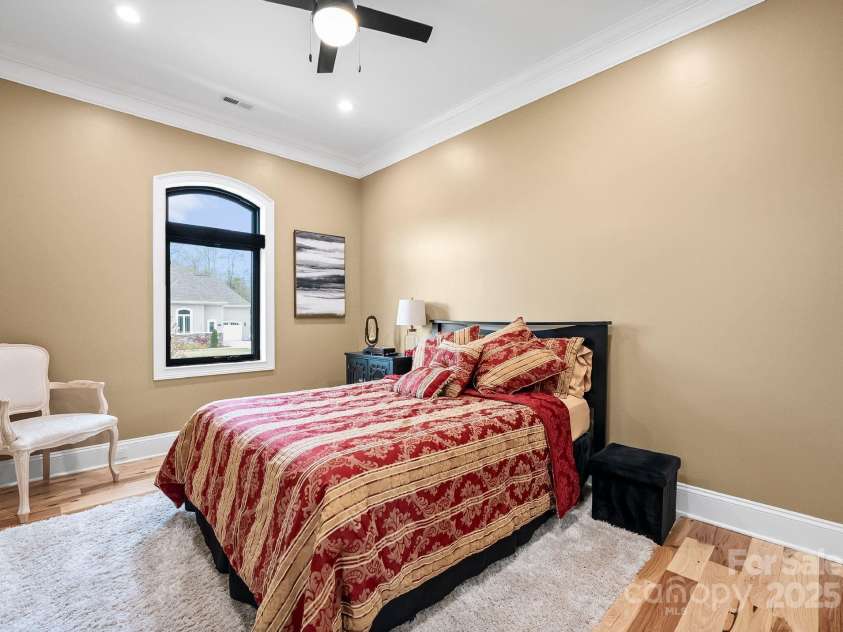 129 Hunts Landing Drive, Mooresville, NC 28117.  MLS# CAR4244761, YatesRealty ID 16060. 
