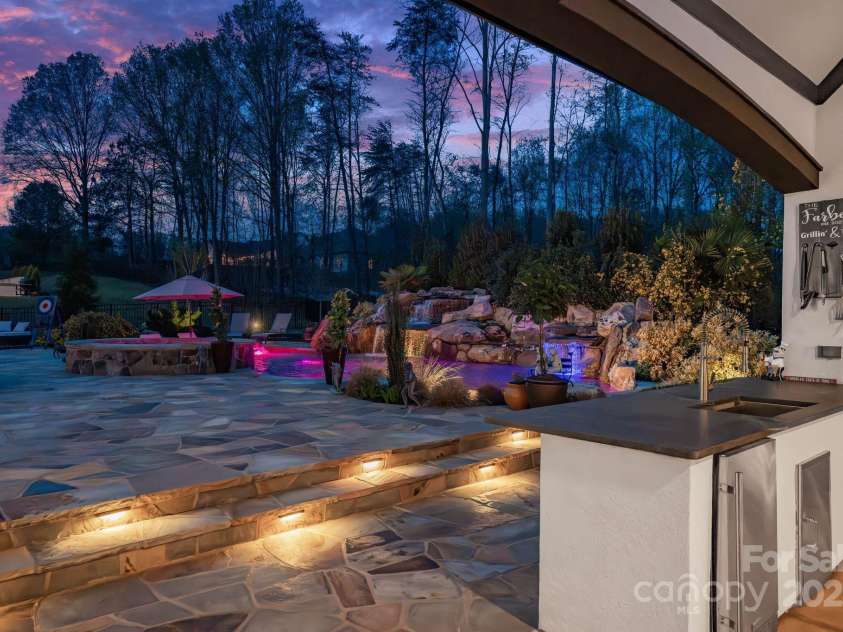 129 Hunts Landing Drive, Mooresville, NC 28117.  MLS# CAR4244761, YatesRealty ID 16060. 