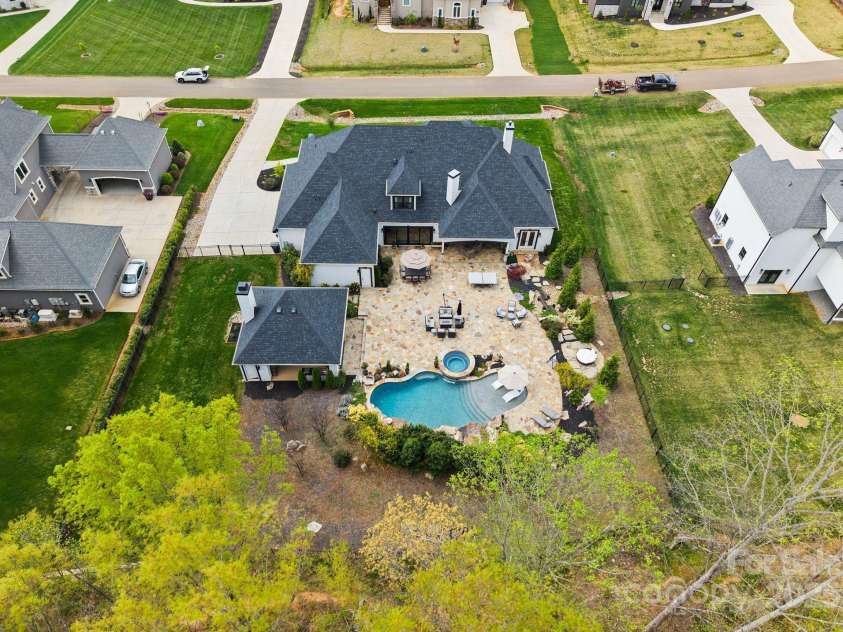 129 Hunts Landing Drive, Mooresville, NC 28117.  MLS# CAR4244761, YatesRealty ID 16060. 