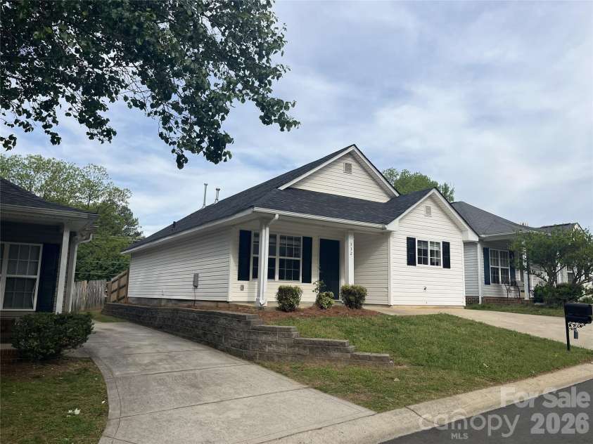 332 Cassidy Lane, Mooresville, NC 28115.  MLS# CAR4368929, YatesRealty ID 16061. 